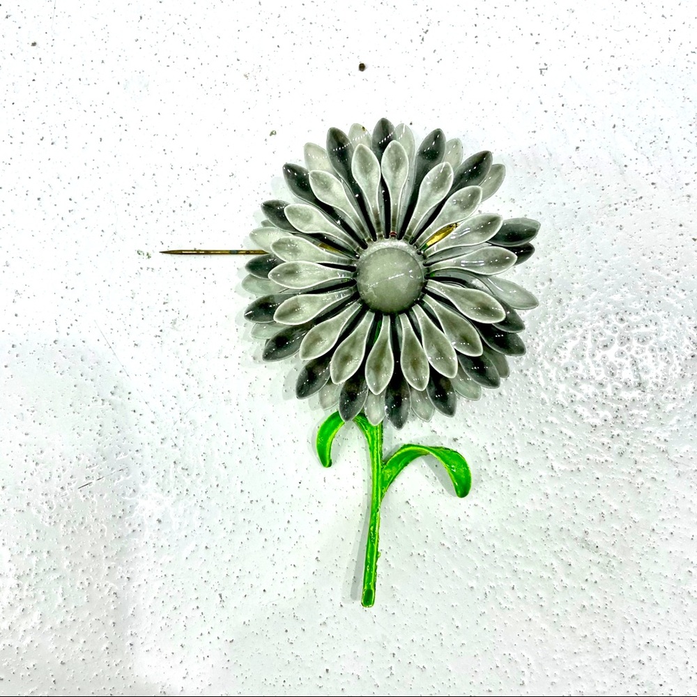 60s Grey enamel metal flower
